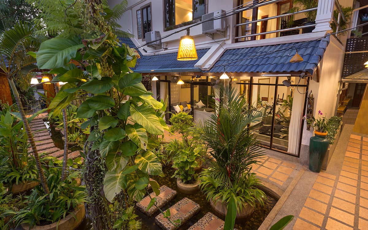 Talay 11 Bed Villa in Nai Harn, Phuket