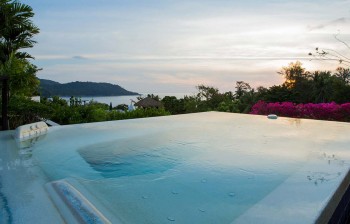 Luxury Holiday rentals in Kata with Jacuzzi