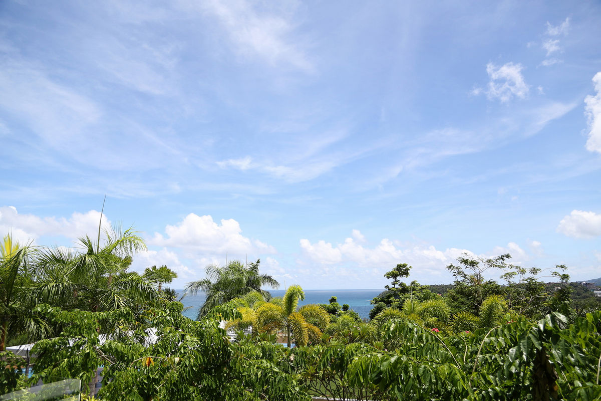 Gorgeous Family condo near beach