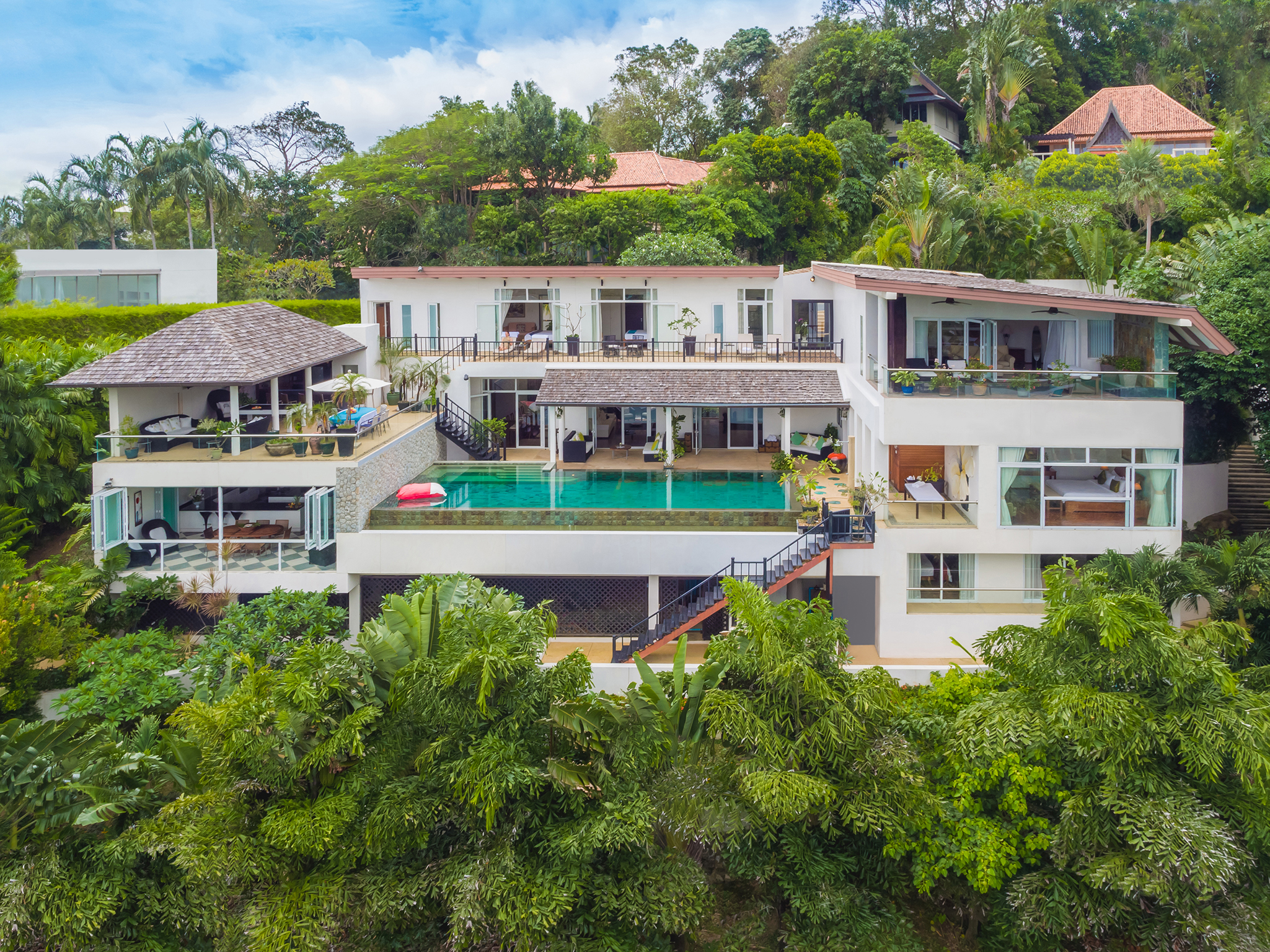 Luxury pool villa Amanzi