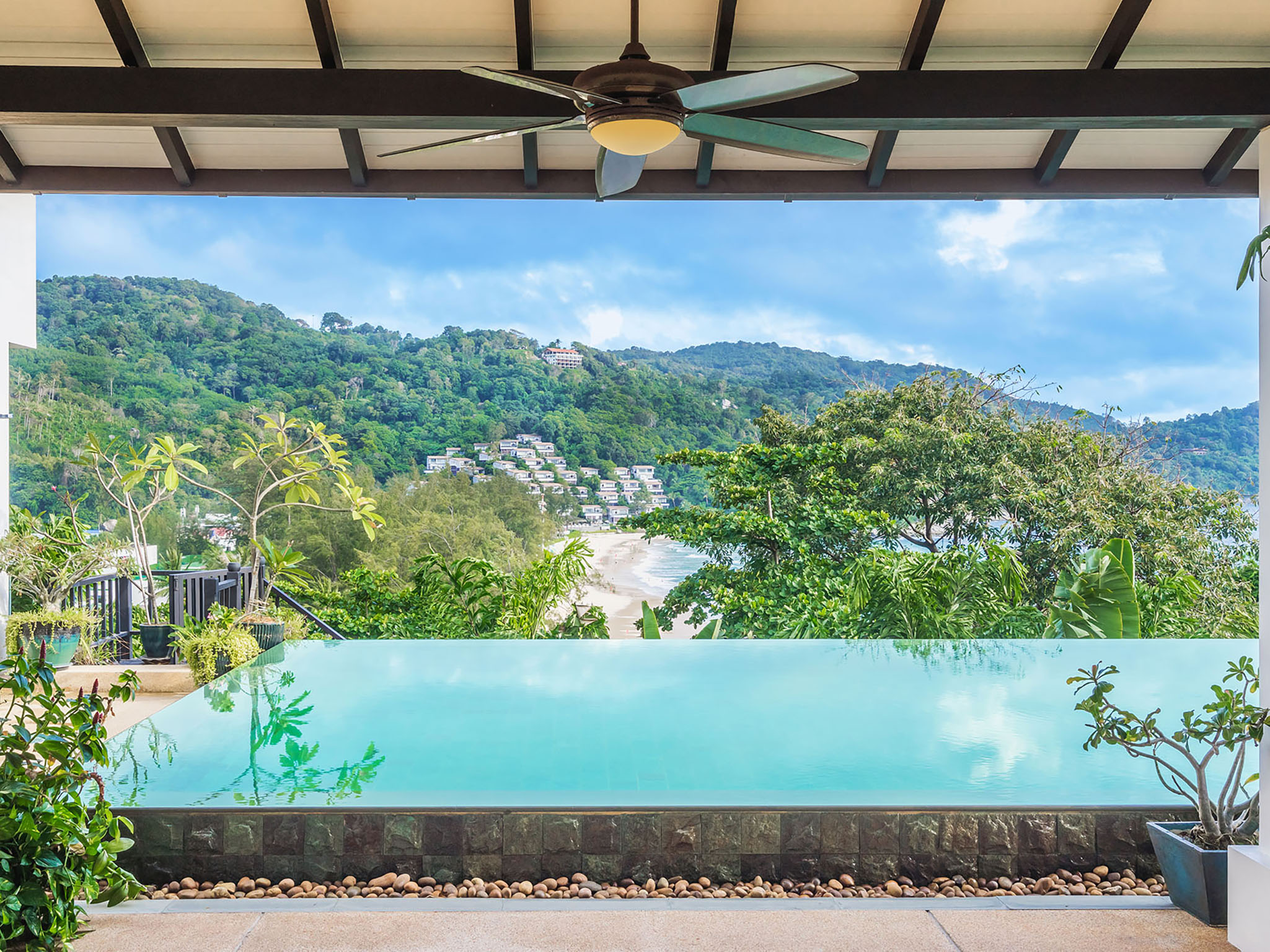 Luxury pool villa Amanzi