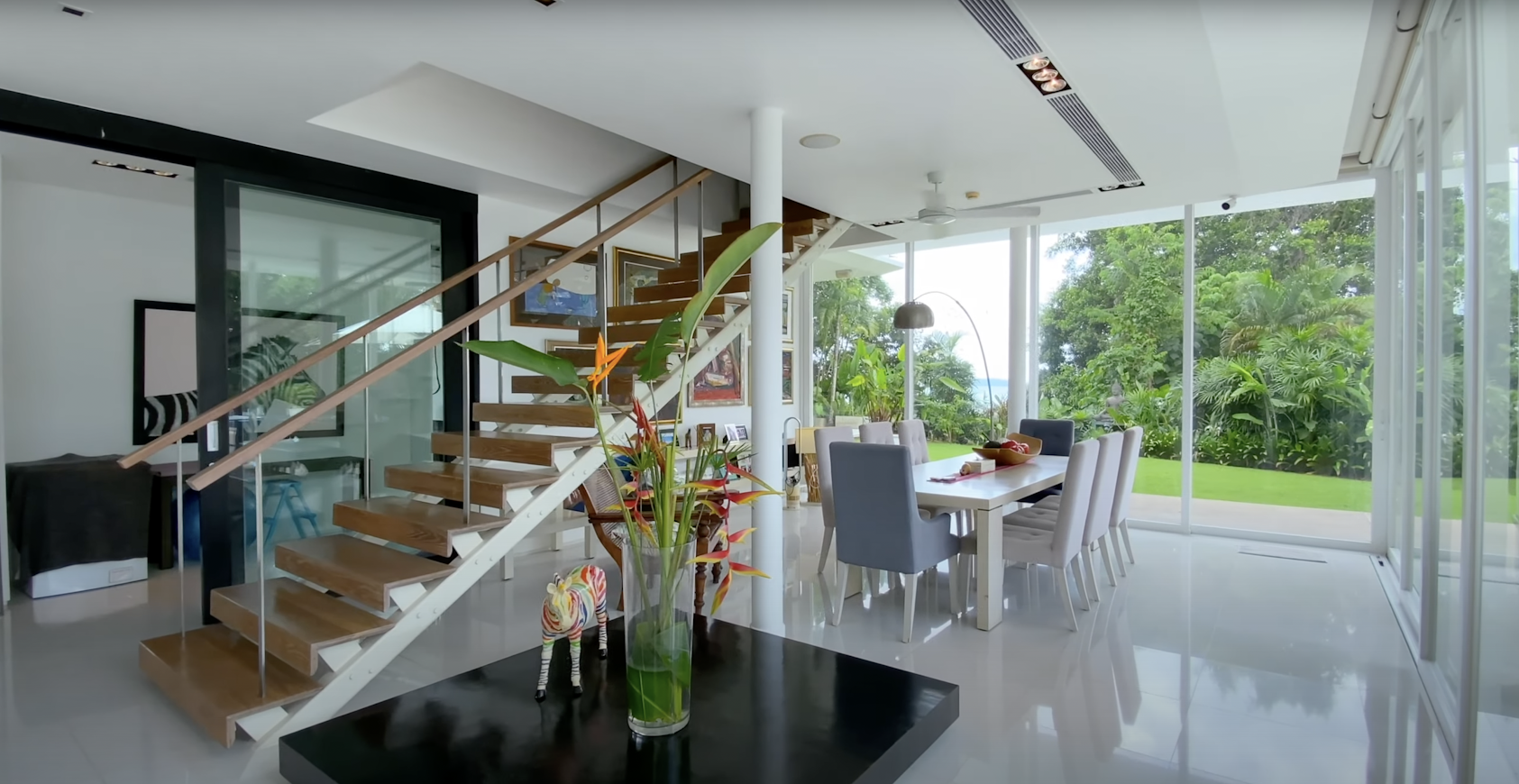 Exclusive Modern Villa Overlooking Phang Nga Bay