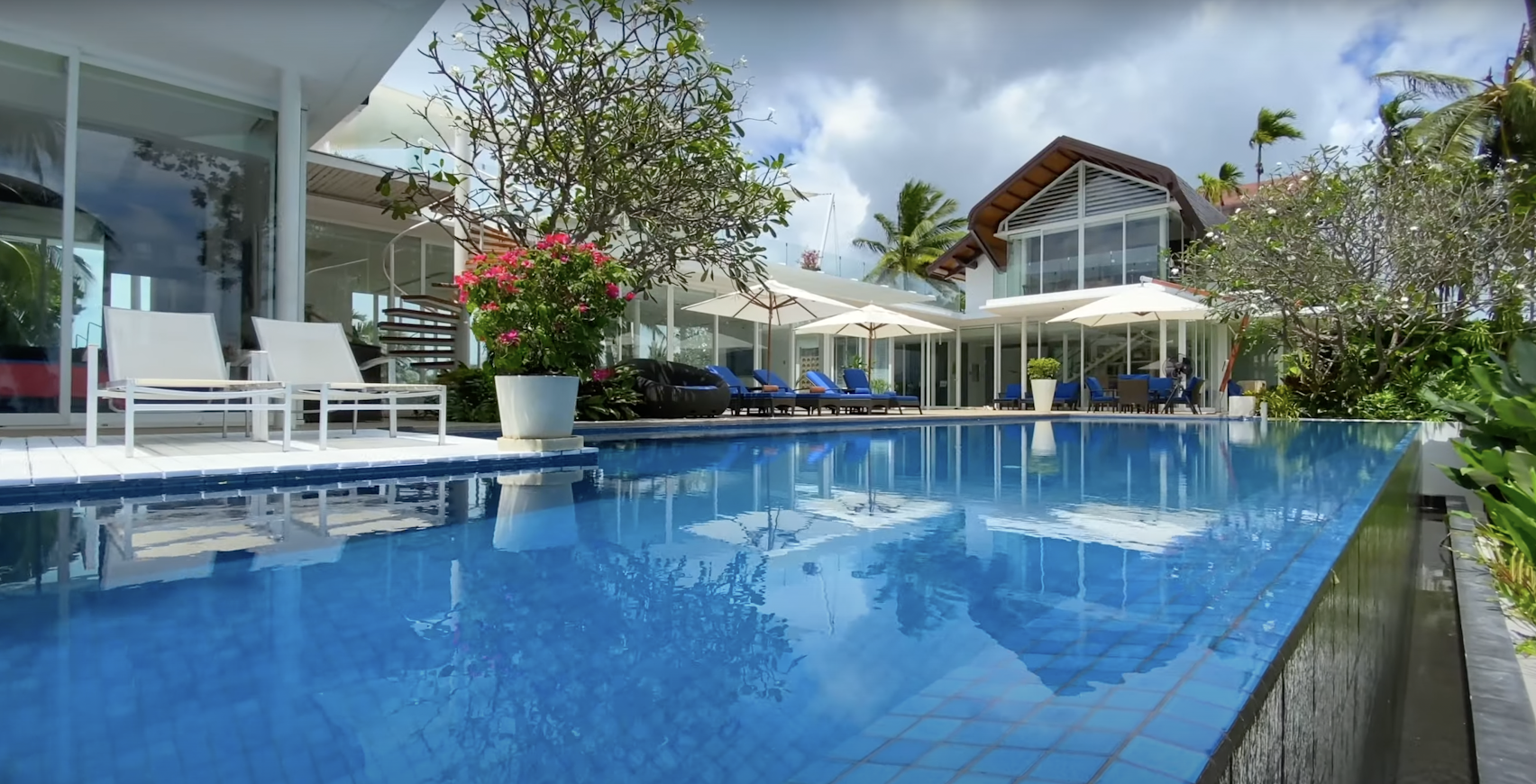 Exclusive Modern Villa Overlooking Phang Nga Bay